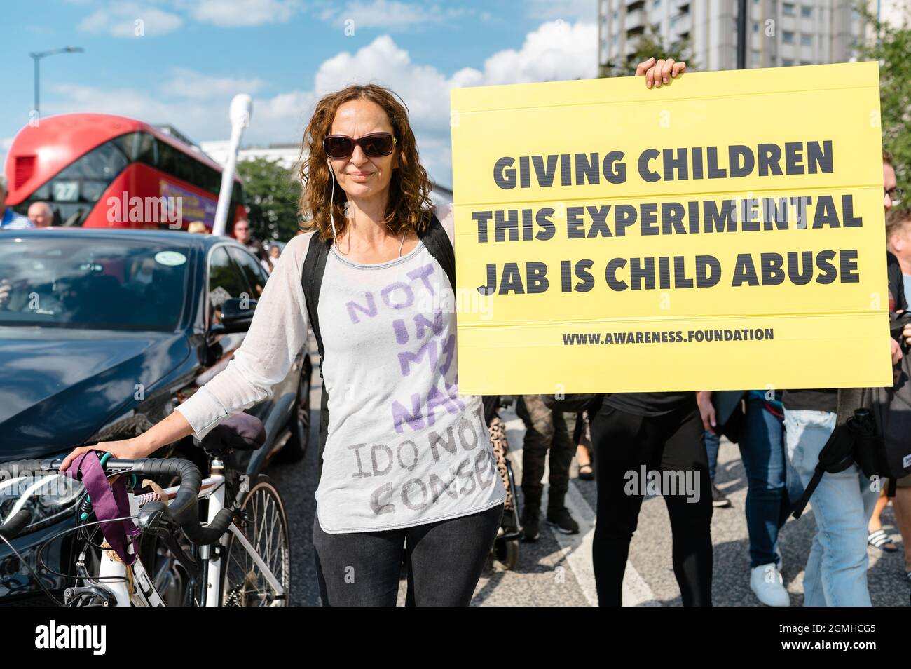 London, UK. 18 September 2021. Anti-vaccine protesters march for 'World Wide Rally For Freedom' against children's vaccinations and vaccine passports Stock Photo