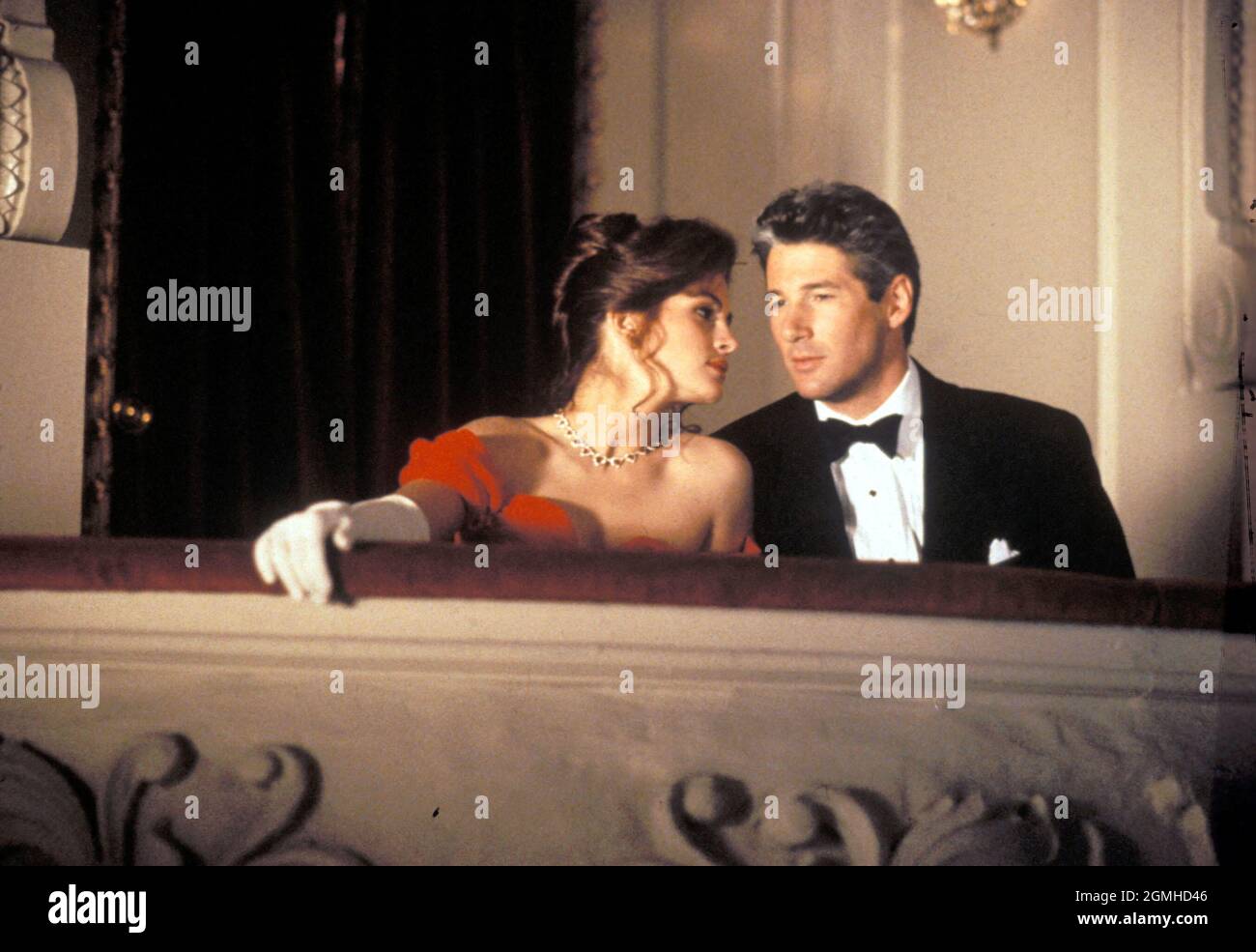 JULIA ROBERTS and RICHARD GERE in PRETTY WOMAN (1990), directed by GARRY MARSHALL. Credit: TOUCHSTONE/WARNERS / Album Stock Photo