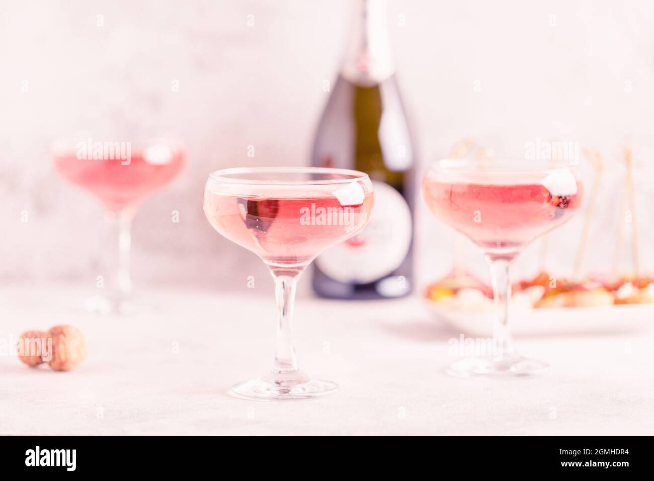 Rose sparkling wine hi-res stock photography and images - Alamy