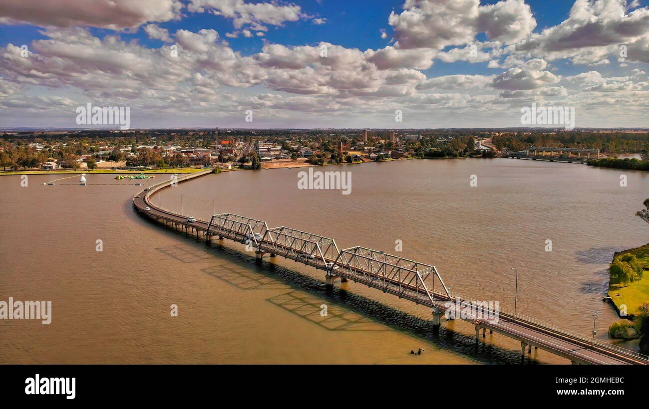 Yarrawonga mulwala bridge hires stock photography and images Alamy