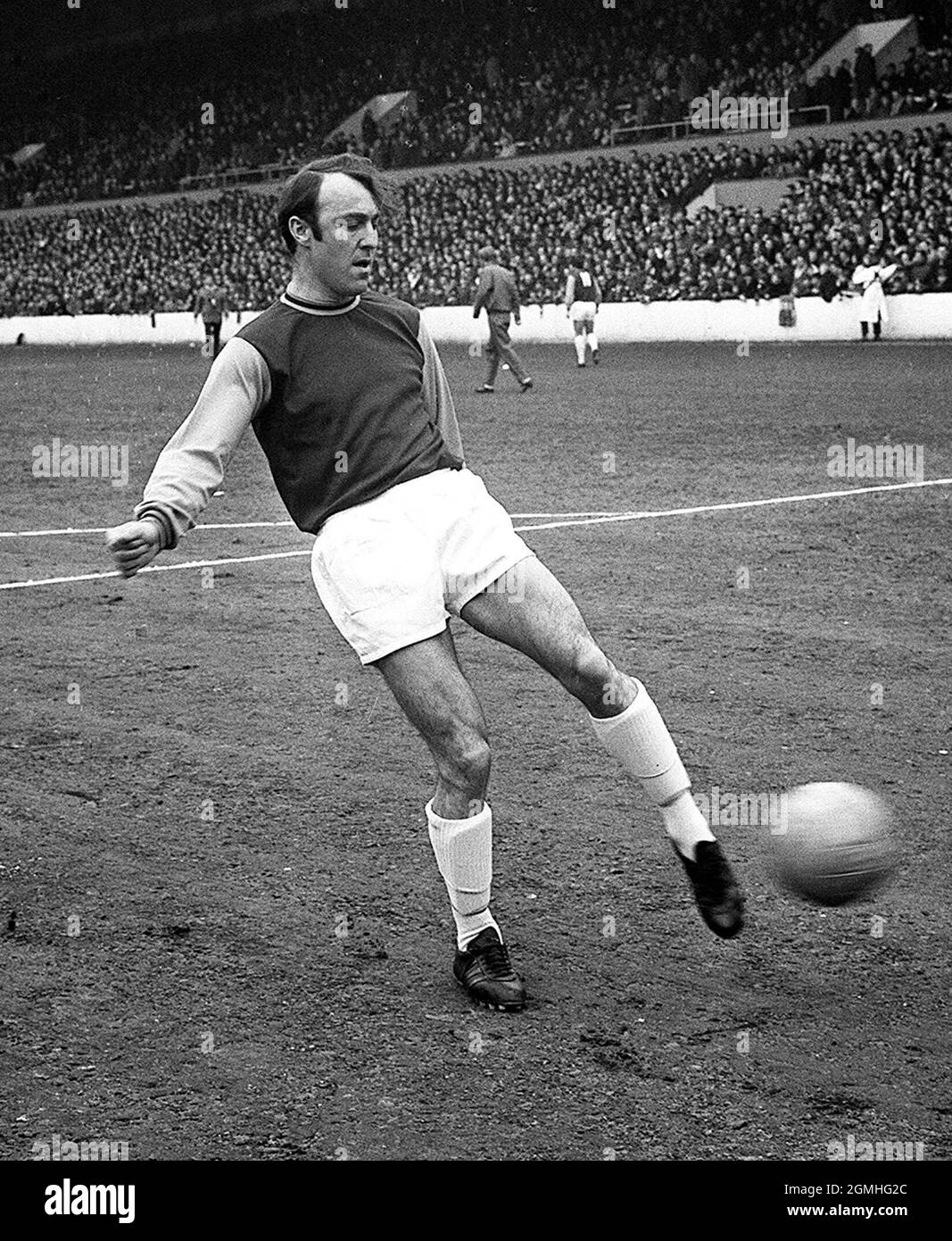 File photo dated 23-01-1971 of Jimmy Greaves, one of the greatest goal scorers of all time. He was signed by West Ham in the 200,000 deal which took Martin Peters to Tottenham Hotspur. Issue date: Sunday September 19, 2021. Stock Photo