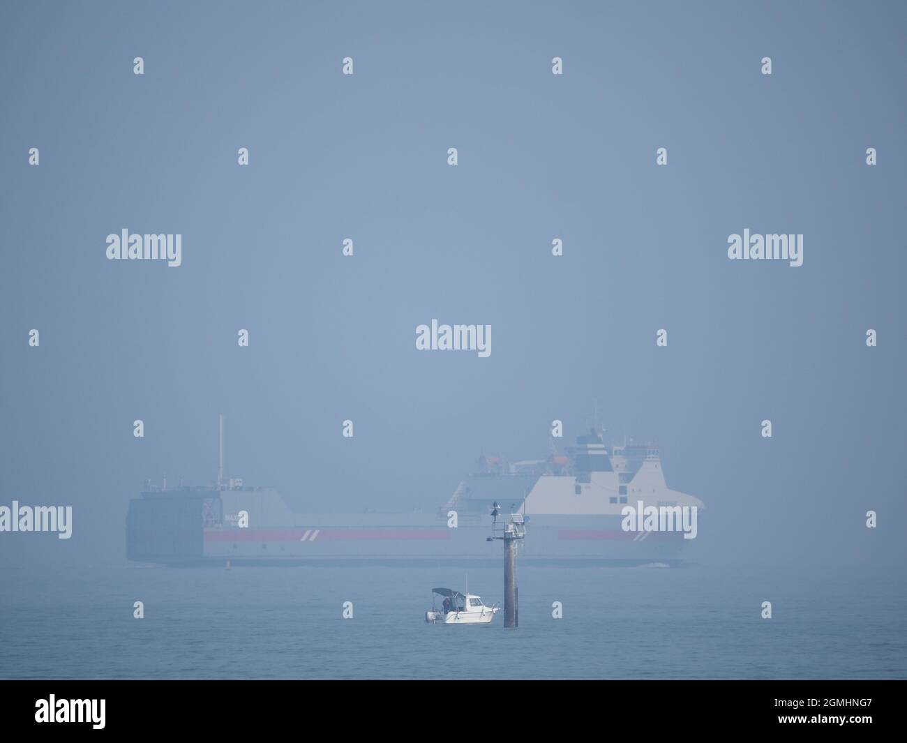 Sheerness, Kent, UK. 19th September, 2021. UK Weather: a sunny day in Sheerness, Kent. Credit: James Bell/Alamy Live News Stock Photo