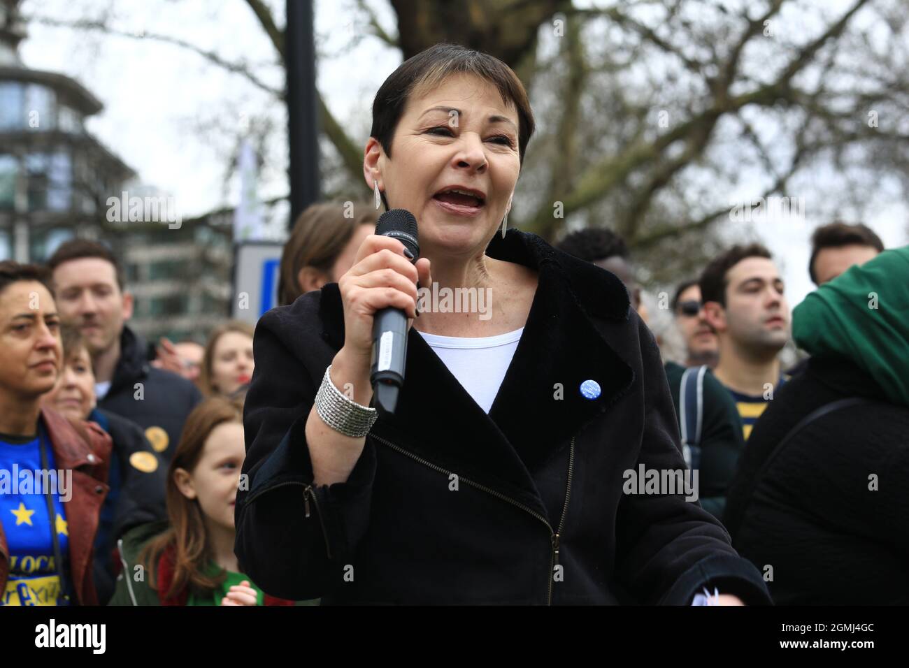 Caroline Lucas, Green MP in parliament, speaking to a crowd of Remain supporters during a march to Westminster. Stock Photo