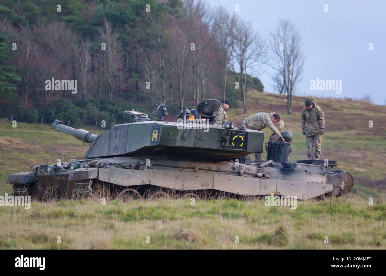 Challenger 2 Tank Crew Hi res Stock Photography And Images Alamy