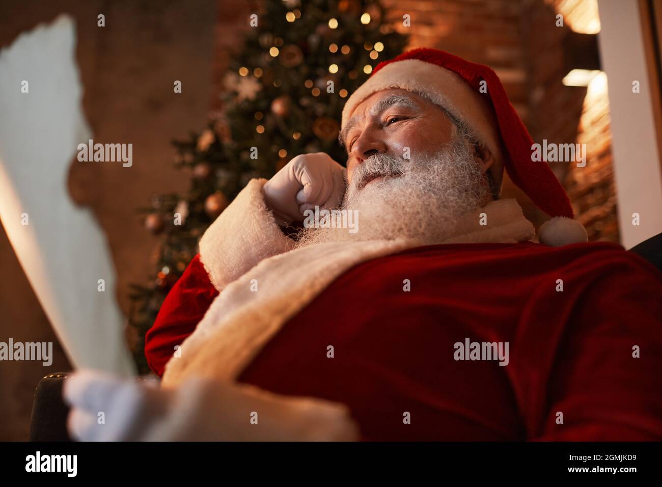 Trembling With Fear Christmas 2022 Trembling Person High Resolution Stock Photography And Images - Alamy