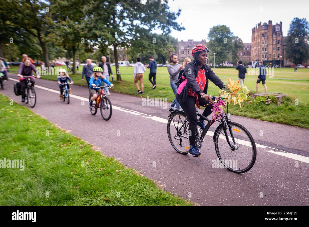 Edinburgh, Scotland. Sunday 19 September 2021. Participants at the