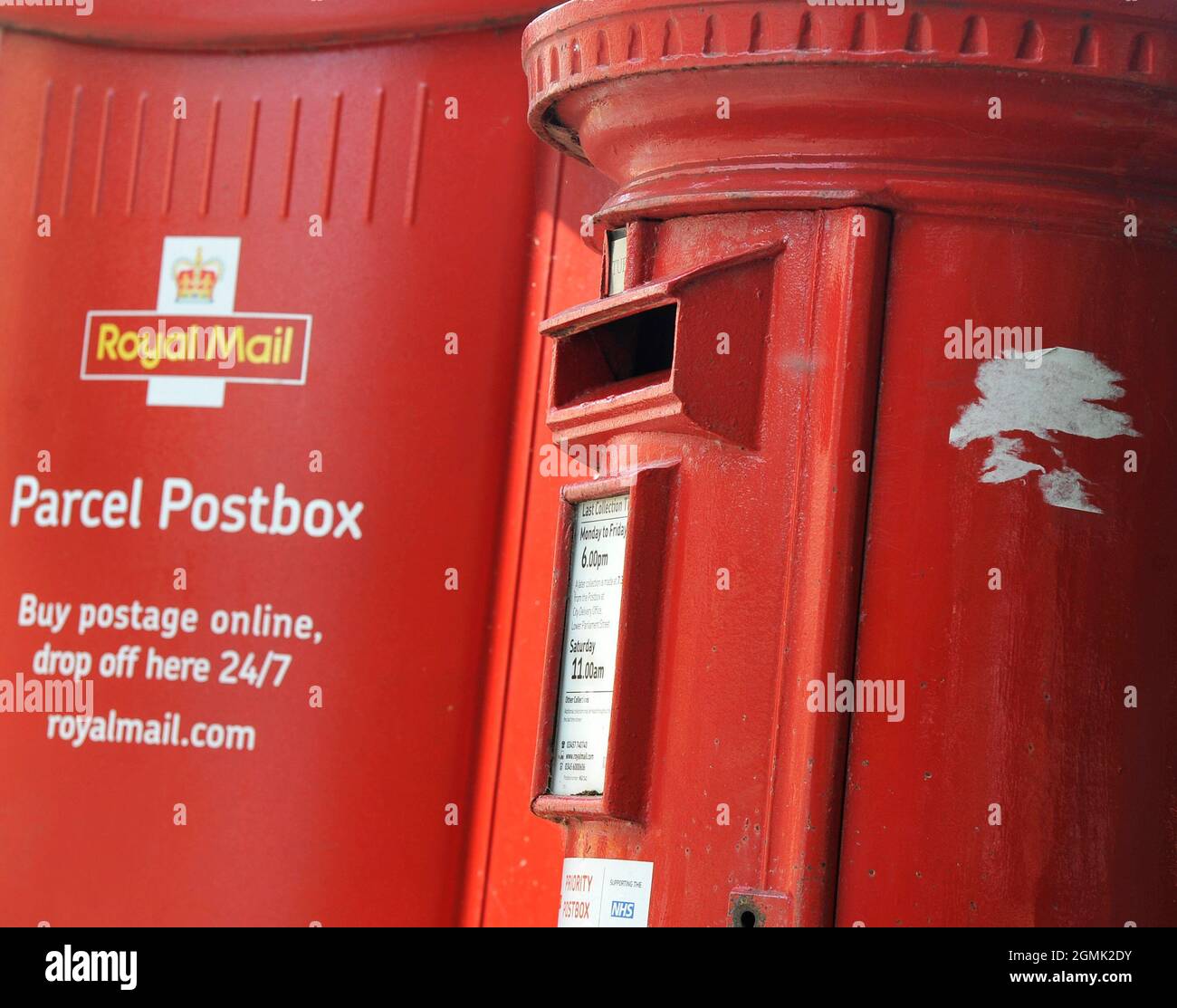 Royal mail post boxes hires stock photography and images Alamy