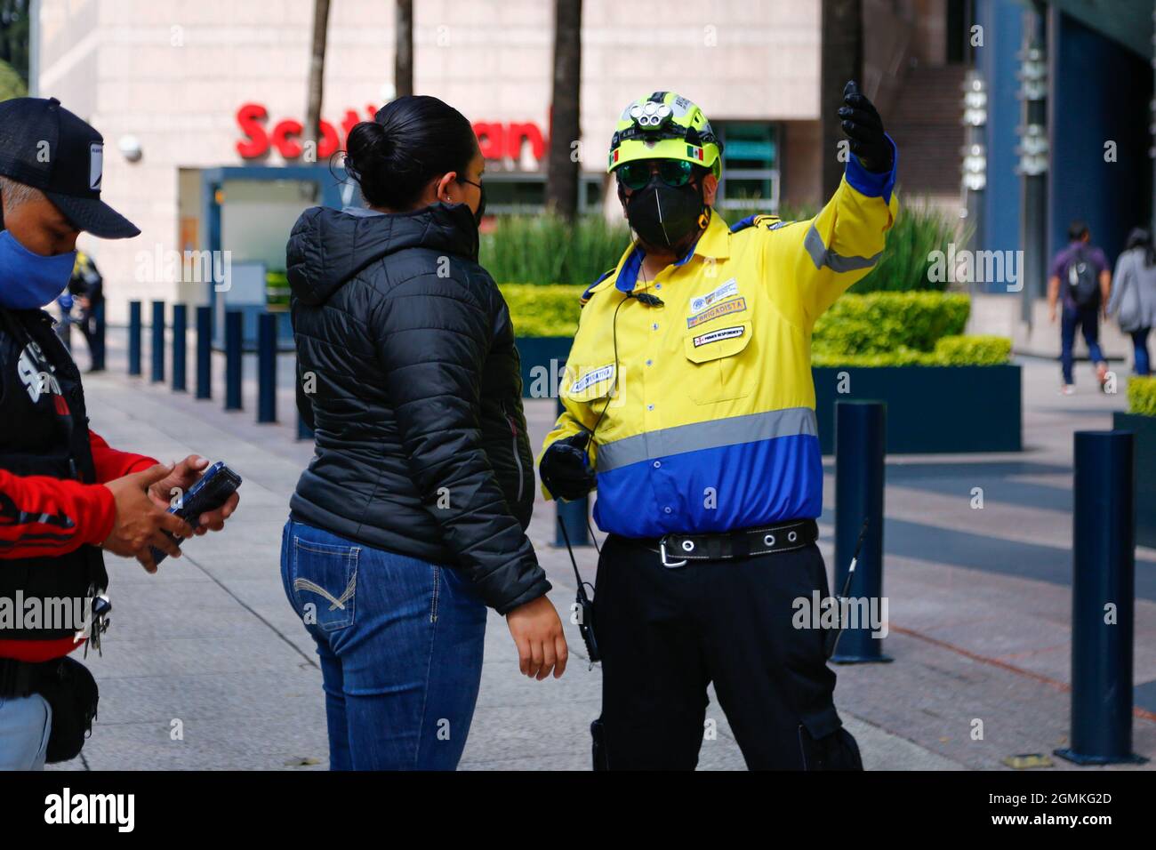 Mexico City, Mexico. 18th Sep, 2021. Members of the Rotary Safety and Rescue Brigade prepare for the National Earthquake Drill. With a simulated scenario of a 7.2-degree earthquake with an epicenter in Acatlán de Osorio, Puebla, the Second National Drill 2021 was carried out, in commemoration of the 36th anniversary of the 1985 earthquake and the one that occurred in 2017. Credit: SOPA Images Limited/Alamy Live News Stock Photo