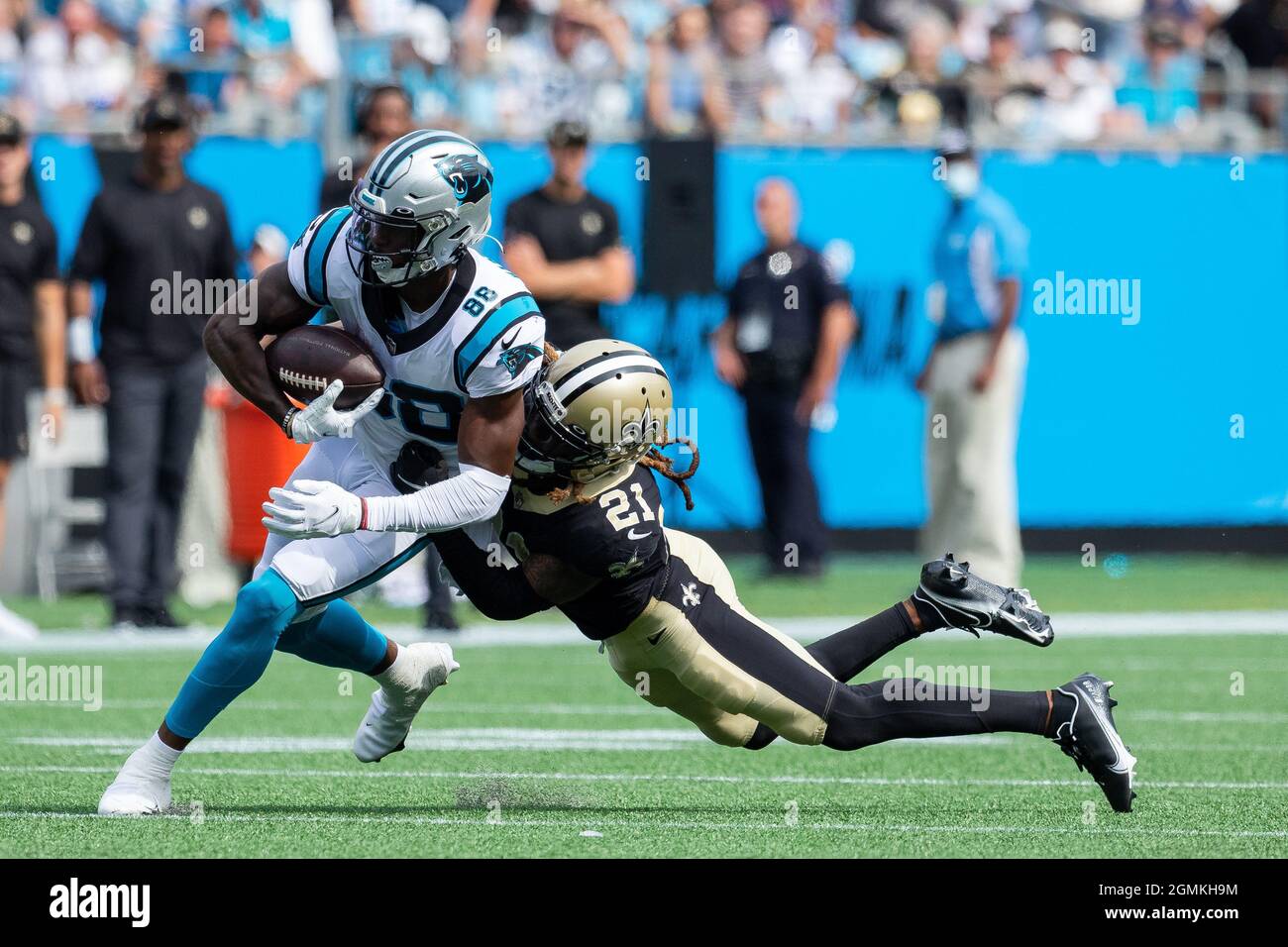 September 19, 2021: Carolina Panthers wide receiver Terrace Marshall Jr. (88) is graded by New Orleans Saints cornerback Bradley Roby (21) in the fourth quarter of the NFL matchup at Bank of America Stadium in Charlotte, NC. (Scott Kinser/Cal Sport Media) Stock Photo