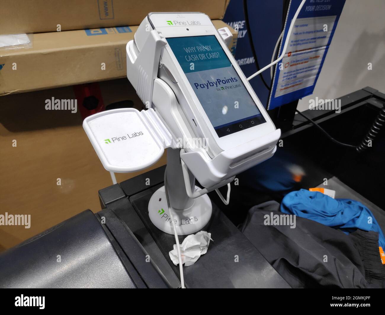 New Delhi, India, 21 February 2020 Pine Labs Machine on store, Indian