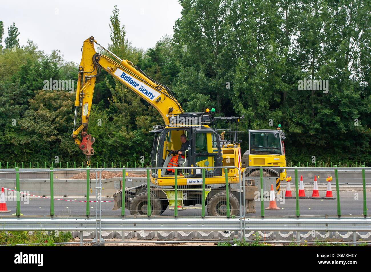 Slough, UK. 19th September, 2021. The M4 is closed again this weekend in both directions between Junction 5 for Langley and Junction 6 for Slough. The M4 is being upgraded to an All Lanes Running Digital Smart Motorway which will no longer have a hard shoulder but intermittent refuge areas for break downs. 38 people have died on Smart Motorways in the past five years in the UK. Credit: Maureen McLean/Alamy Live News Stock Photo