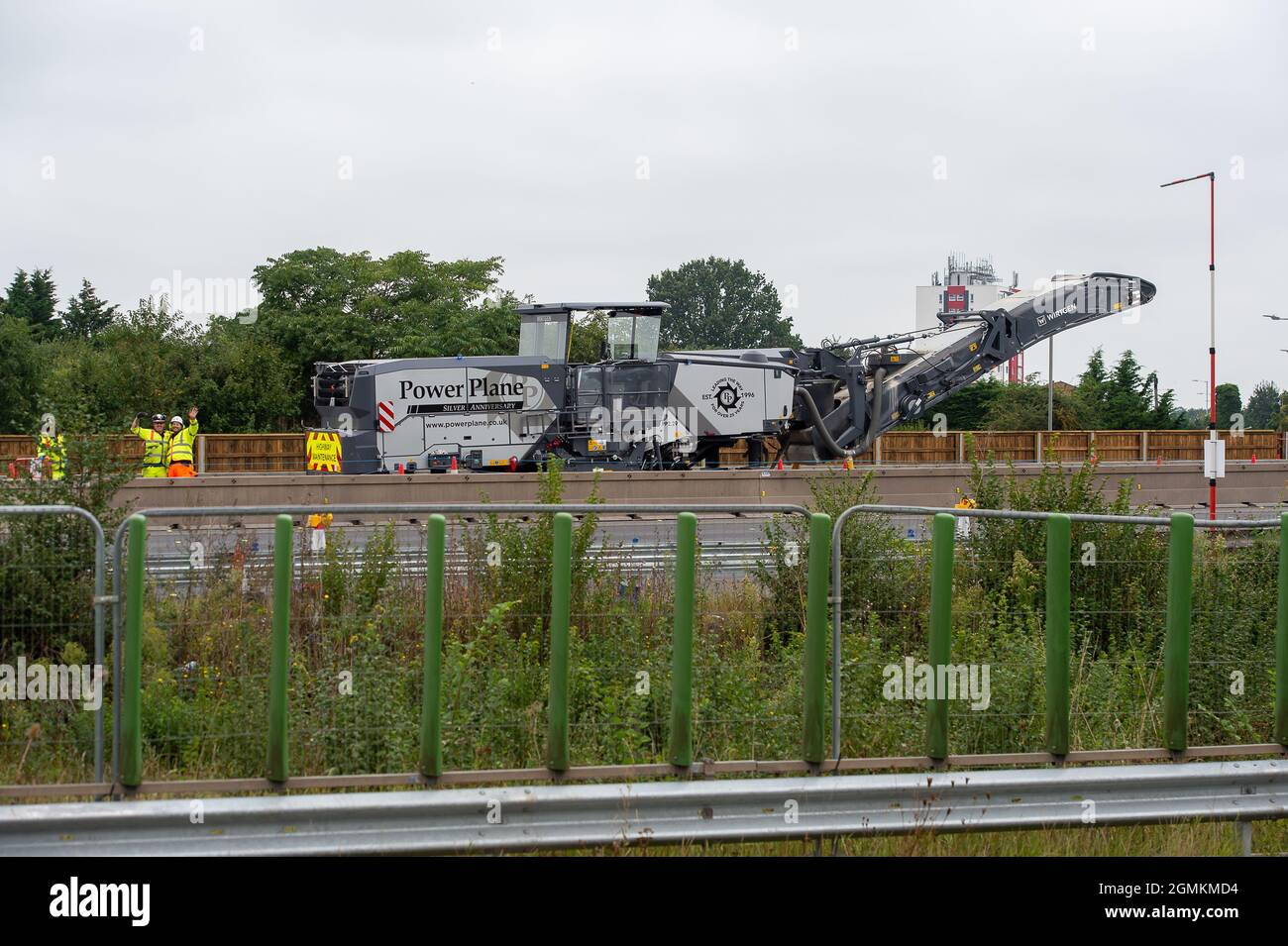 Slough, UK. 19th September, 2021. The M4 is closed again this weekend in both directions between Junction 5 for Langley and Junction 6 for Slough. The M4 is being upgraded to an All Lanes Running Digital Smart Motorway which will no longer have a hard shoulder but intermittent refuge areas for break downs. 38 people have died on Smart Motorways in the past five years in the UK. Credit: Maureen McLean/Alamy Live News Stock Photo