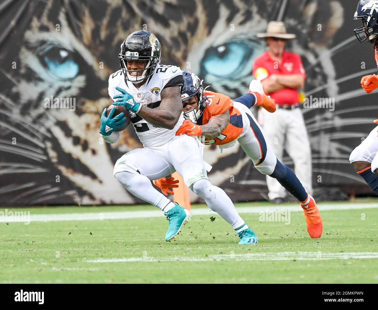 Denver Broncos safety Justin Simmons (31) on defense during an NFL football  game against the Carolina Panthers, Sunday, Nov. 27, 2022, in Charlotte,  N.C. (AP Photo/Brian Westerholt Stock Photo - Alamy