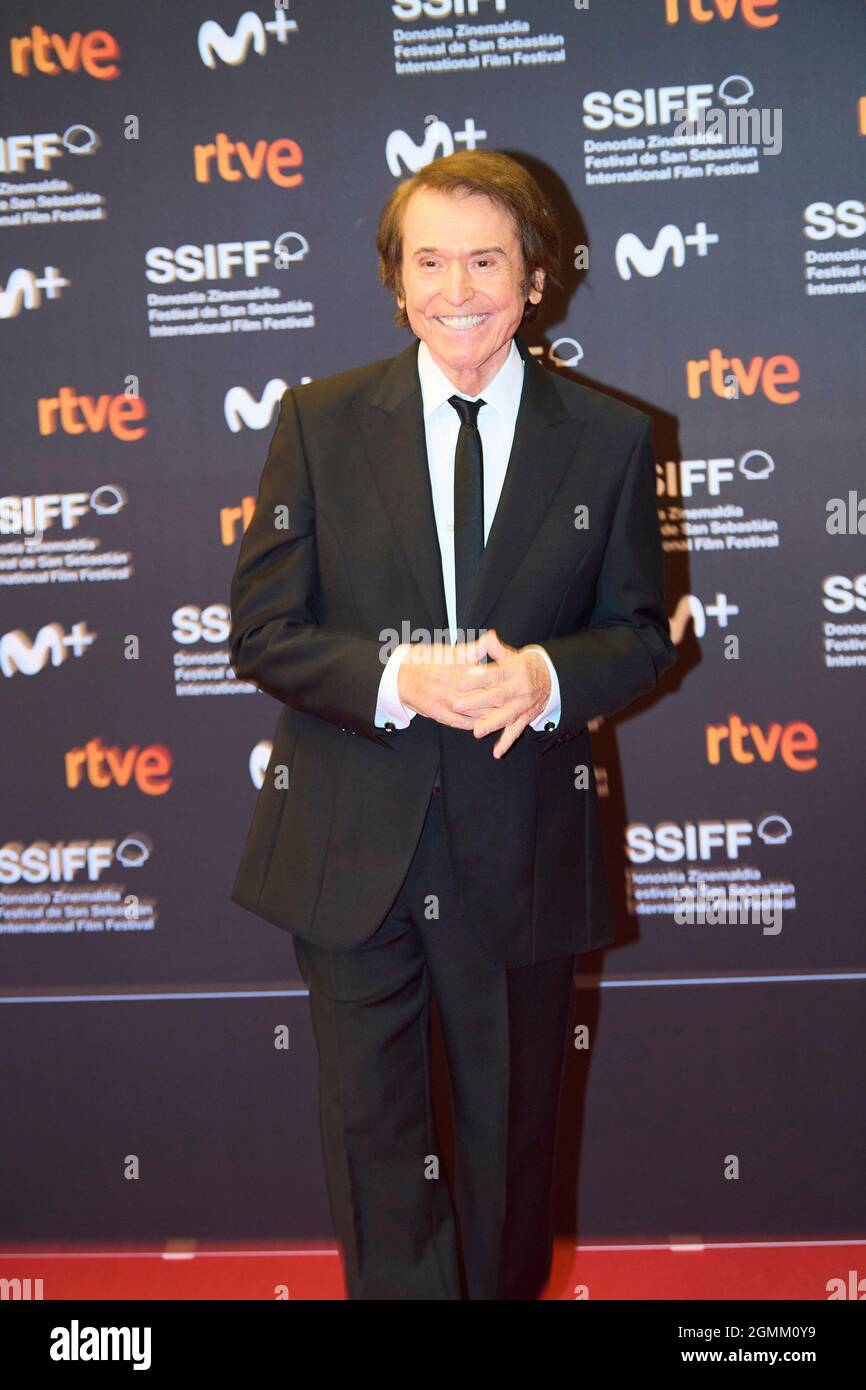 September 19, 2021, Donostia / San Sebastian, Euskadi, Spain: Raphael attended 'Raphaelismo' Red Carpet during 69th San Sebastian International Film Festival at Victoria Eugenia Theatre on September 20, 2021 in Donostia / San Sebastian, Spain (Credit Image: © Jack Abuin/ZUMA Press Wire) Stock Photo