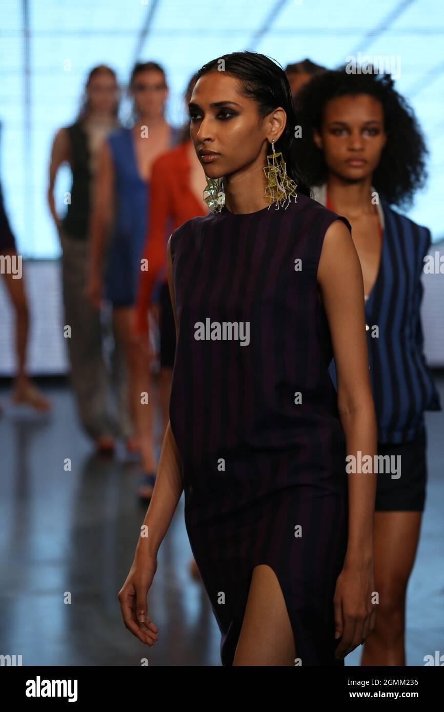 London, UK. 19th Sep, 2021. Models walk the runway at the Eftychia Fashion show, during the London Fashion Week. (Photo by Pietro Recchia/SOPA Images/Sipa USA) Credit: Sipa USA/Alamy Live News Stock Photo