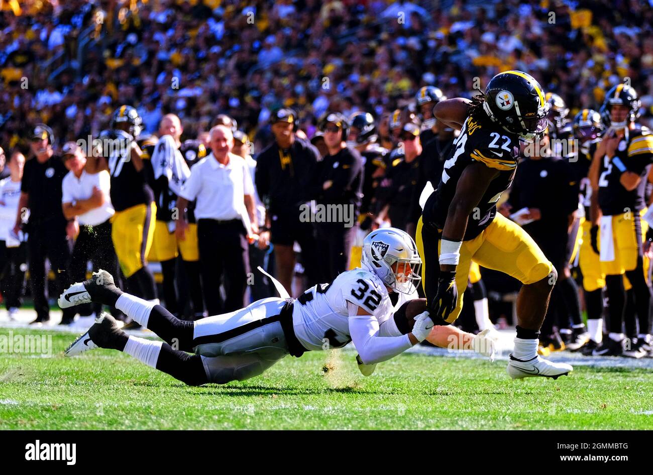 Pittsburgh, PA, USA. 19th Sep, 2021. Raiders in the tunnel before the  Pittsburgh Steelers vs Las Vegas Raiders game at Heinz Field in Pittsburgh,  PA. Jason Pohuski/CSM/Alamy Live News Stock Photo 