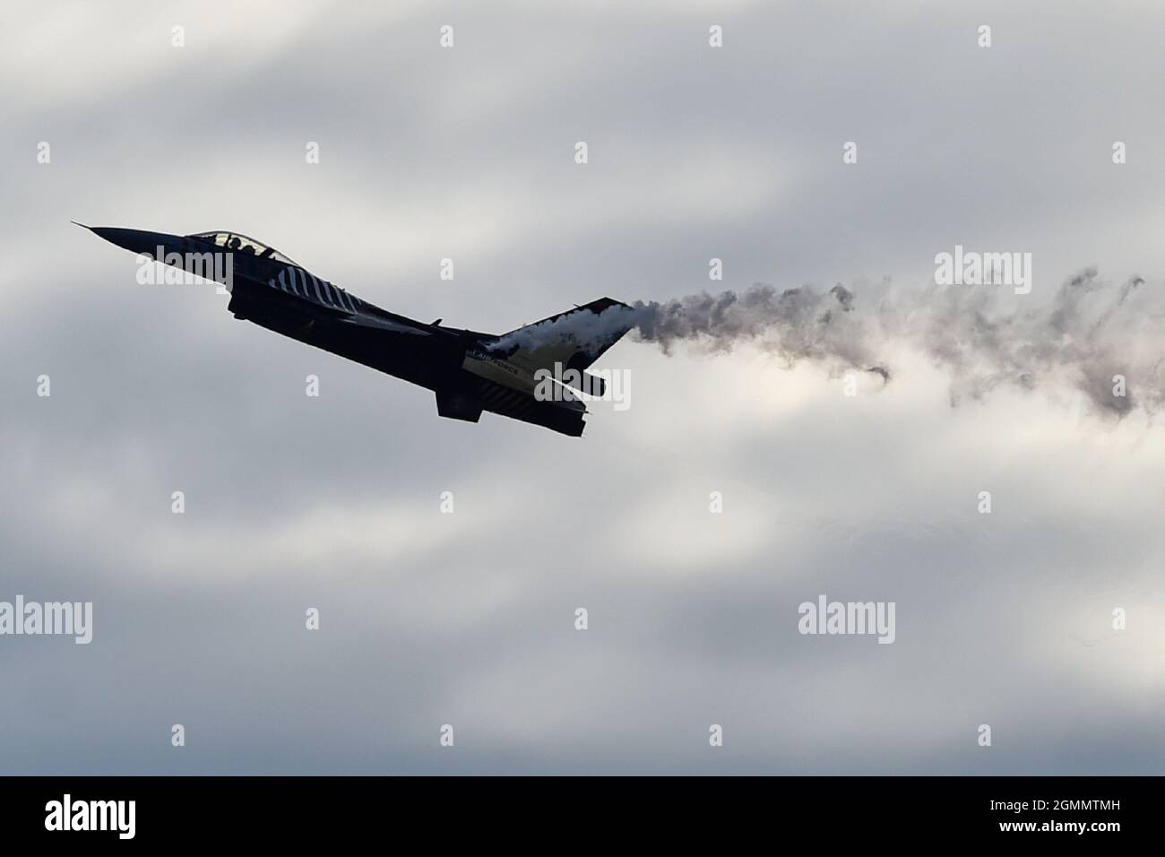 F 16 Block 40 Hi Res Stock Photography And Images Alamy