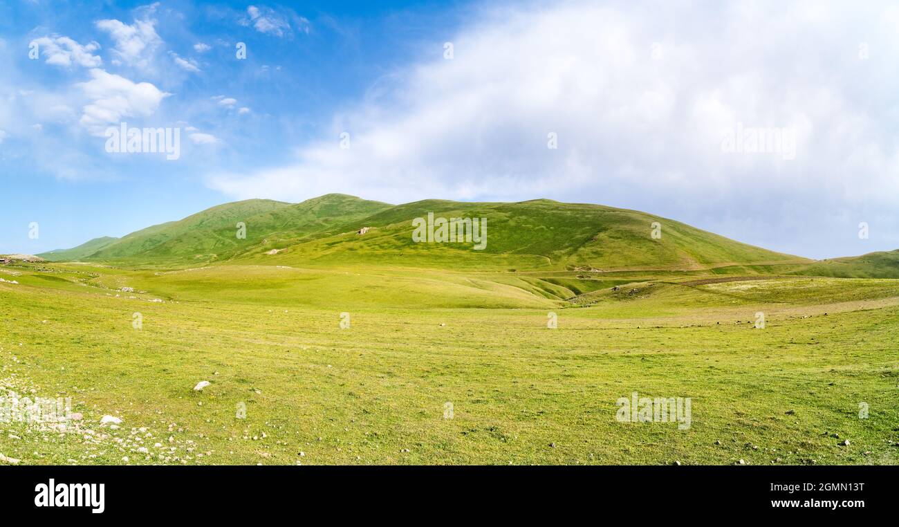 Mountain pass in Shirak and Lori provinces in Armenia Stock Photo - Alamy