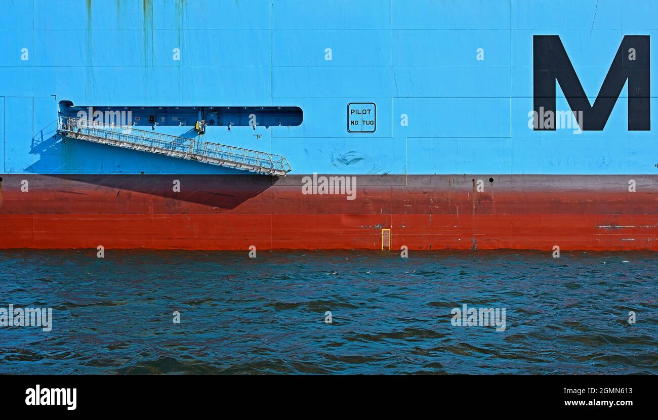 port of rotterdam / netherlands - 2021-09-02: hull of the container vessel mette maersk  (imo # 9632155) at apm terminal prinses amaliahaven / maasvla Stock Photo