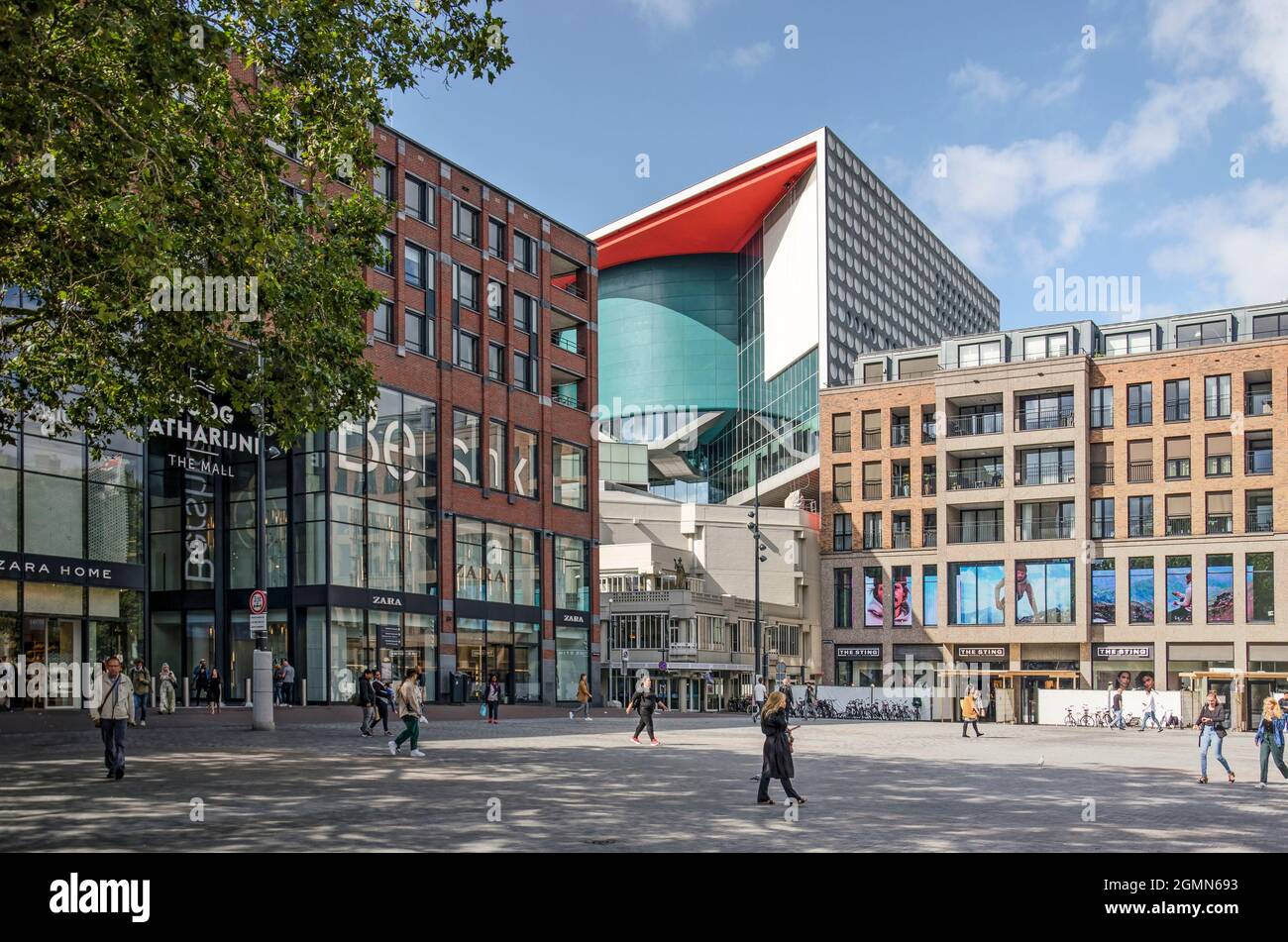 Utrecht, The Netherlands, Spetember 16, 2021: new architecture around  downtown Vredenburg square, with Hoog Catharijne shopping mall and Tivoli  Vreden Stock Photo - Alamy