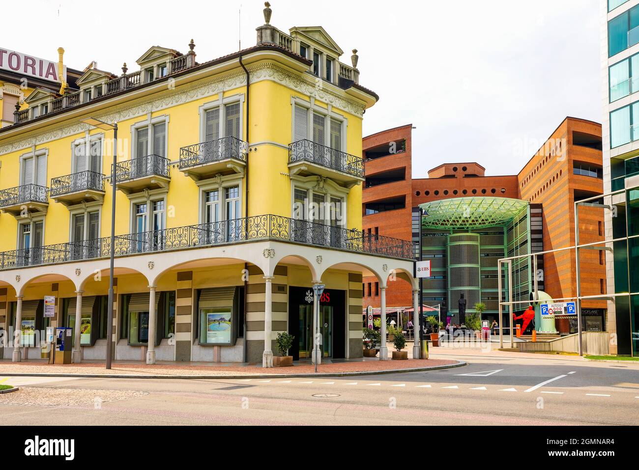 Steet view of exclusive living buildings Palazzo Mantegazza and Centro  Cinque Continenti by Riva Paradiso street in Lugano-Paradiso, Canton of  Ticino Stock Photo - Alamy