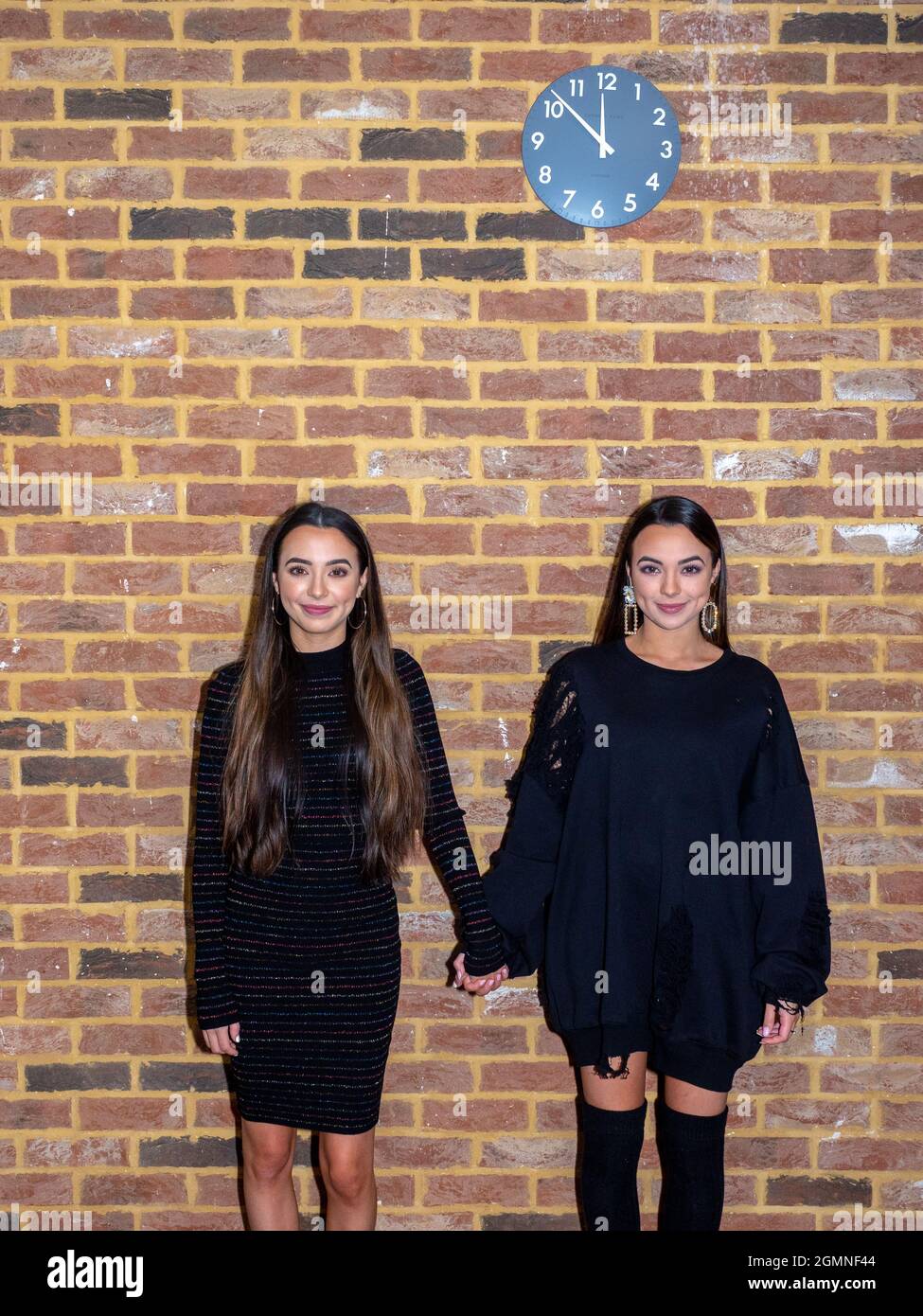 Veronica Jo Merrell and Vanessa Jo Merrell (right) at Vidcon 2019