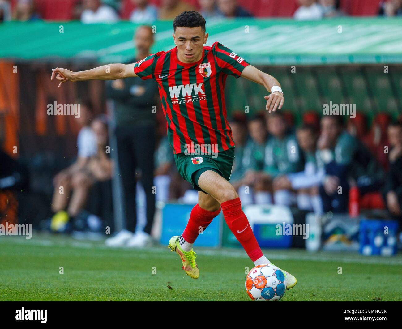 Ruben VARGAS (# 16, A). Soccer, FC Augsburg - Borussia Mvšnchengladbach 1: 0, Soccer Bundesliga, 5th matchday, season 2021-2022, on September 18, 2021 in Augsburg, WWKARENA, Germany. DFL regulations prohibit any use of photographs as image sequences and / or quasi-video. ¬ Stock Photo