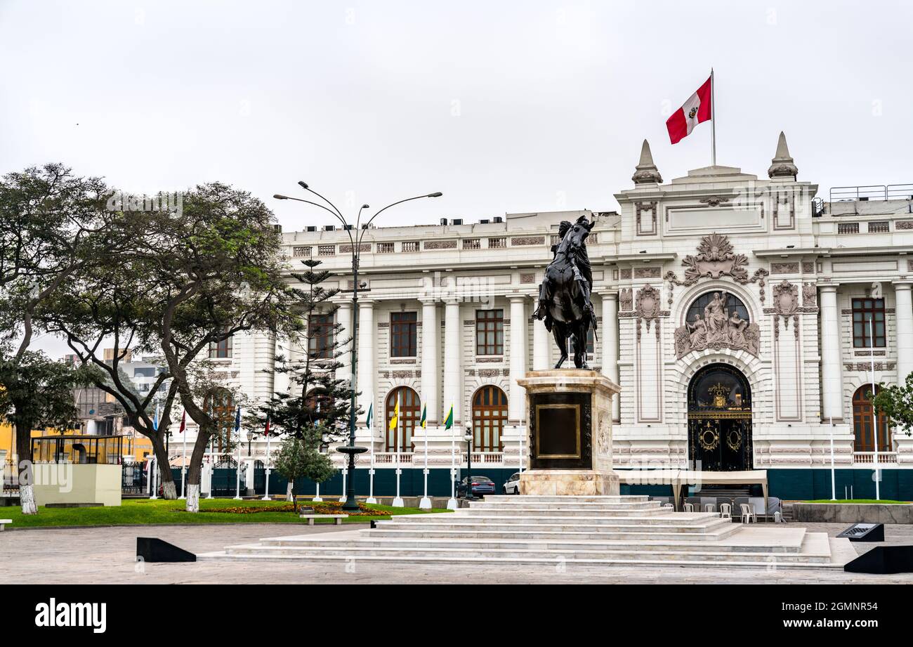 The Legislative Palace of Peru with a statue of Simon Bolivar in Lima Stock Photo
