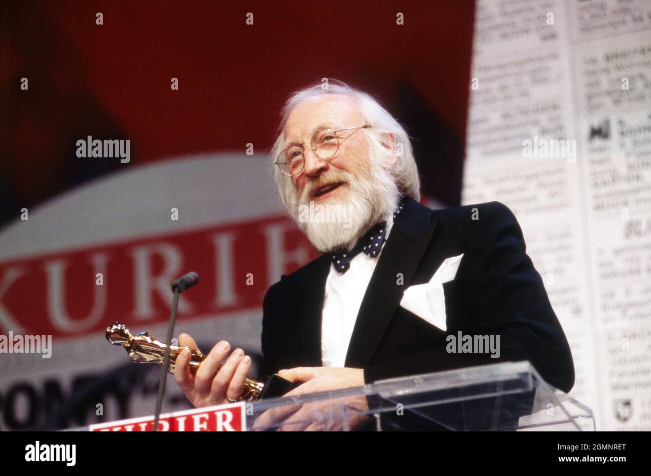 Karl Merkatz, österreichischer Schauspieler, bei einer Preisverleihung, Österreich um 1995. Austrian actor Karl Merkatz at an awarding ceremony, Austria around 1995. Stock Photo