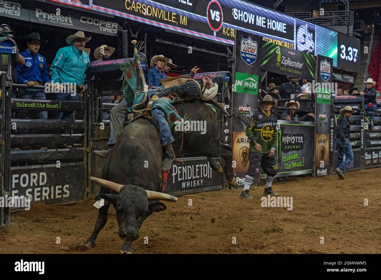 Professional bull riders pbr hi-res stock photography and images - Alamy