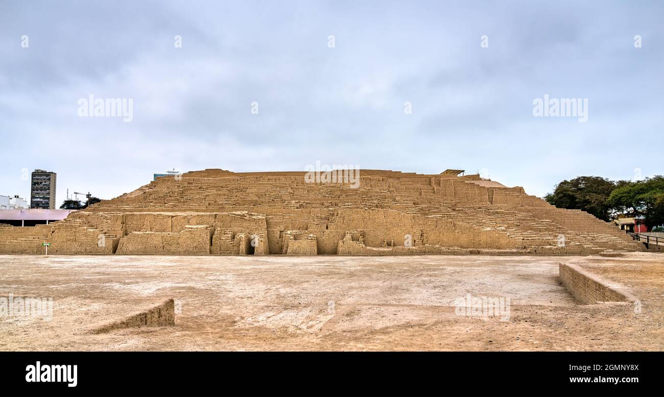 Adobe pyramid of Huaca Pucllana in Lima, Peru Stock Photo