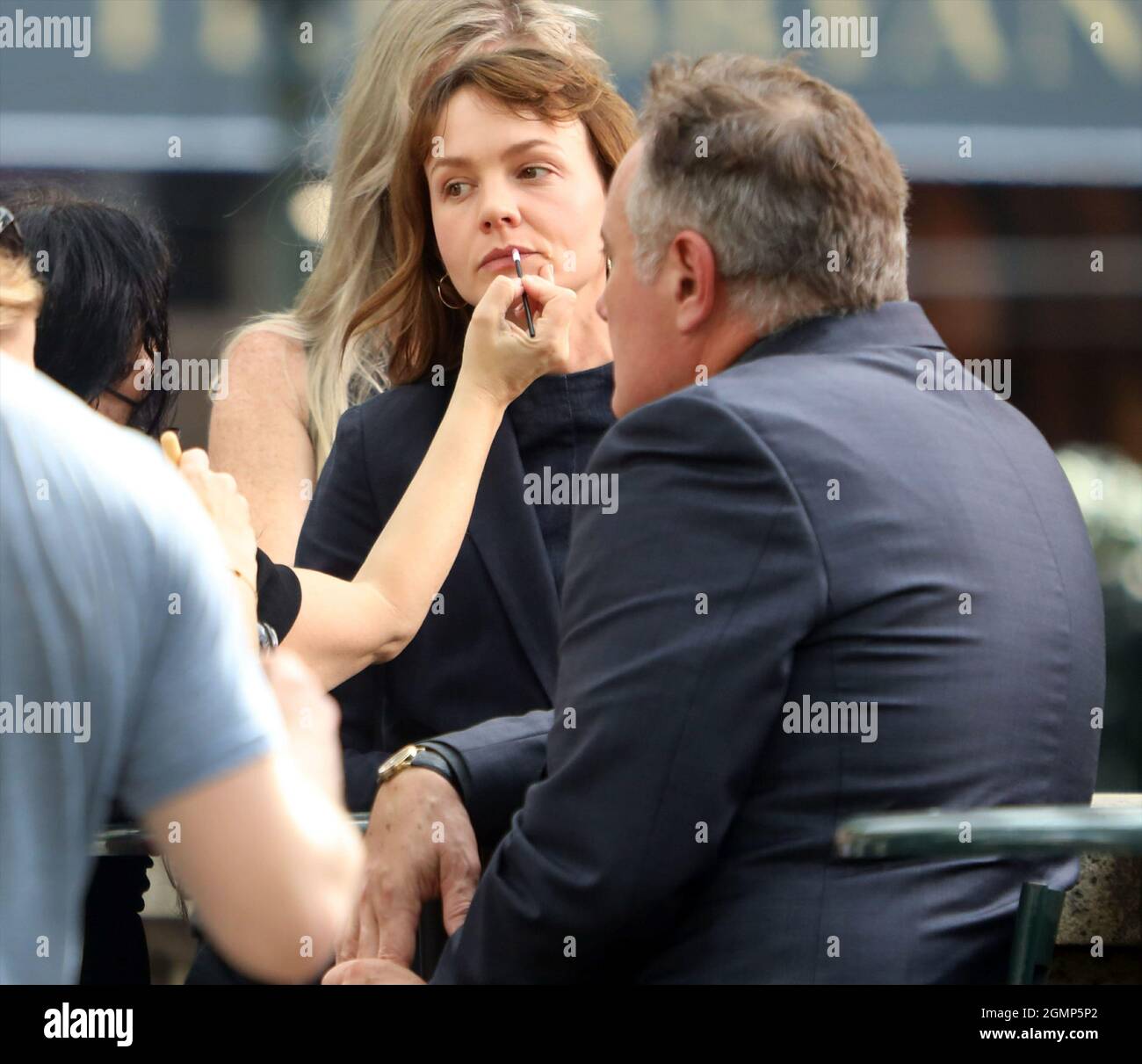 New York - NY - 20210817 Carey Mulligan and Zoe Kazan filming scenes
