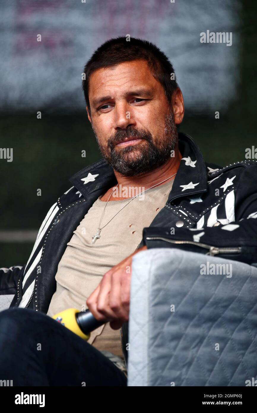 crixus olarak manu bennett