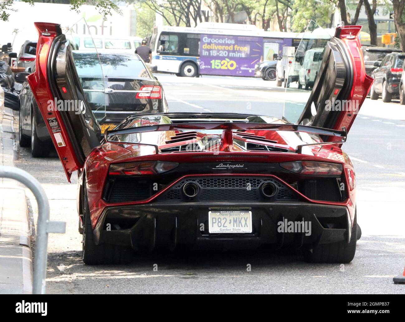 New York Ny 2106 Tracy Morgan And Julia Haart Arriving To The The Kelly Clarkson Show At The Jazz At Lincoln Center Pictured Atmosphere Roger Wong Stock Photo Alamy