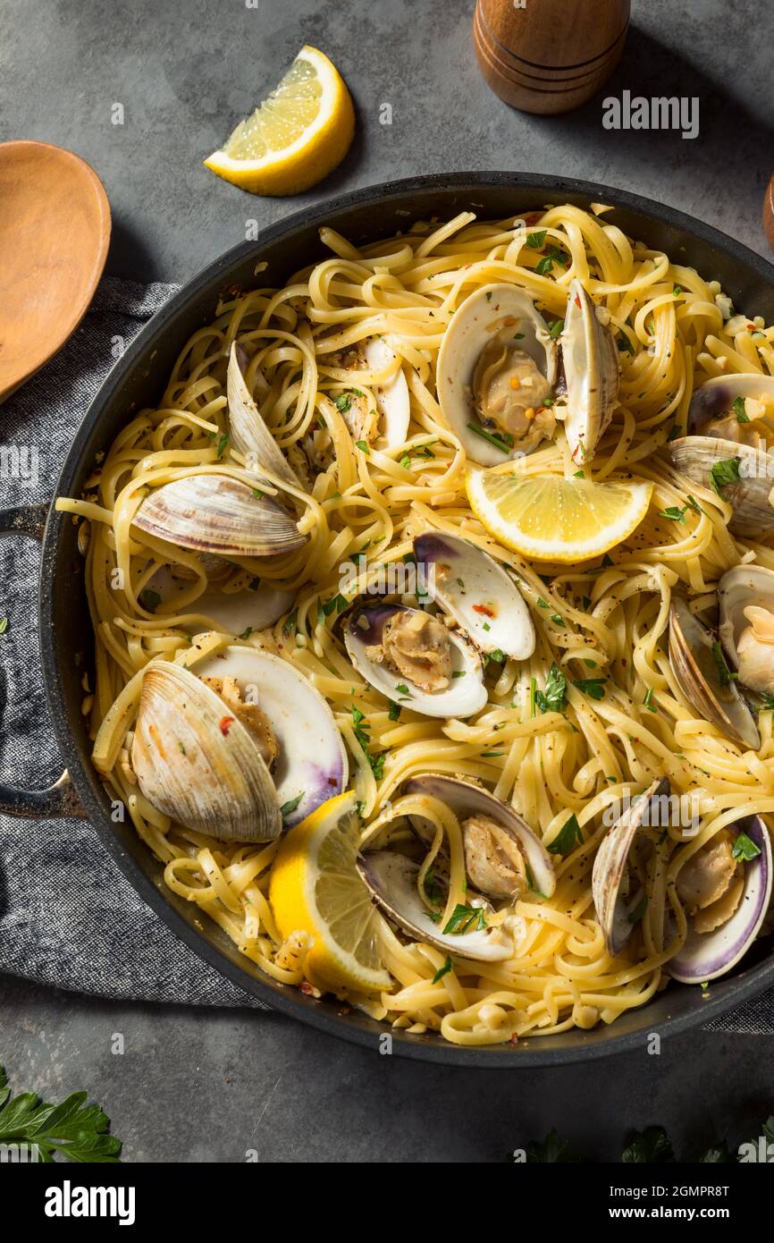 Homemade Healthy Linguini and Clams with Sauce and Parsley Stock Photo - Alamy