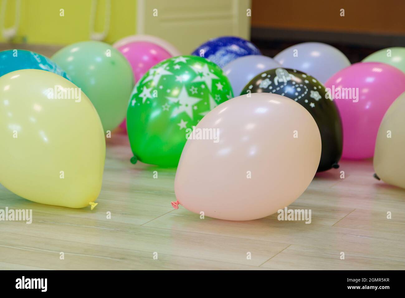 Inflatable party balloons in the room. Celebration of the solemn date Stock Photo Alamy