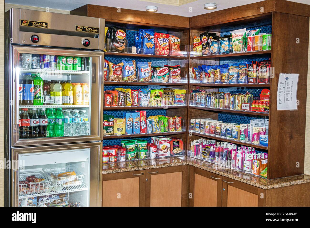 Florida,Ellenton,Hampton Inn motel hotel,lobby convenience store snacks