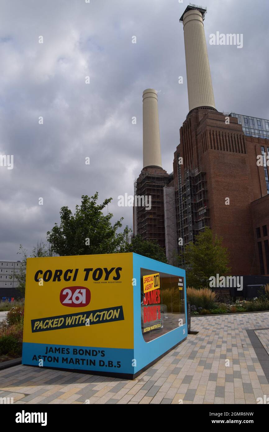 Life-size Corgi Toys model of James Bond's Aston Martin DB5 from Goldfinger on display outside Battersea Power Station, ahead of the release of the latest Bond film, No Time To Die. London, United Kingdom 20 September 2021. Stock Photo