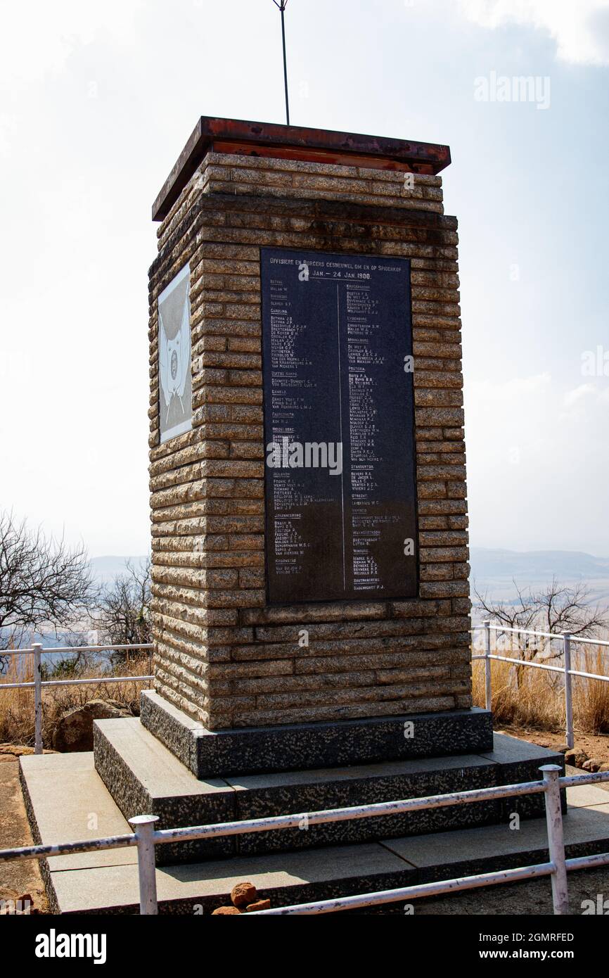 BERGVILLE, SOUTH AFRICA - Aug 21, 2021: A vertical shot of a monument at Spionkop Battlefield near Bergville, Kwa-zulu Natal Stock Photo