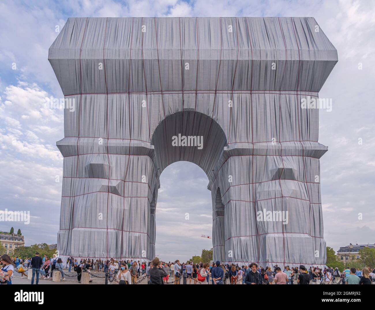 Paris, France - 09 19 2021: Place Charles de Gaulle. L'Arc de Triomphe, Wrapped Stock Photo