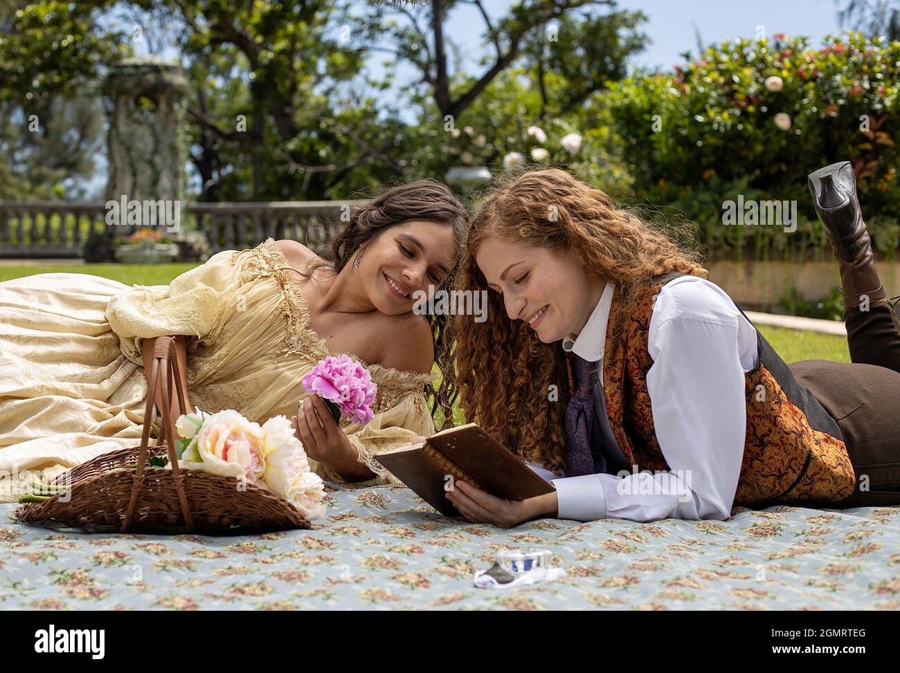 FANTASY ISLAND, from left Caitlin Stasey, Gillian Saker, The Romance