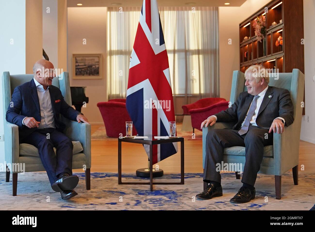 Prime Minister Boris Johnson (right) meets with Amazon founder Jeff ...