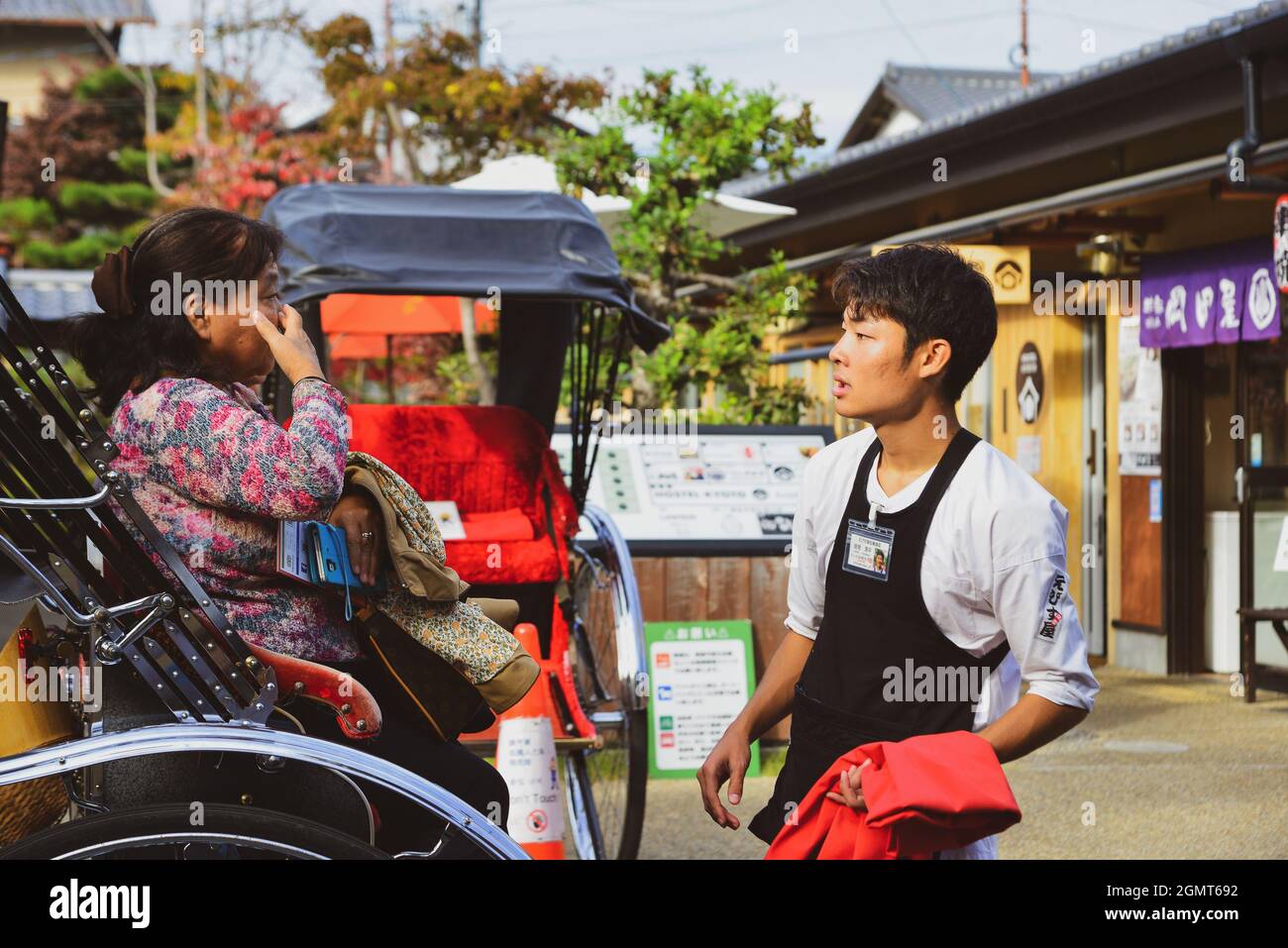 Rickshaw ride in arashiyama hi-res stock photography and images - Alamy
