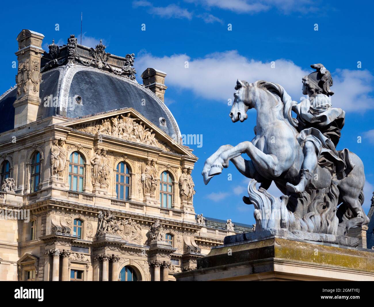 MUS E DU LOUVRE PARIS visual data 3