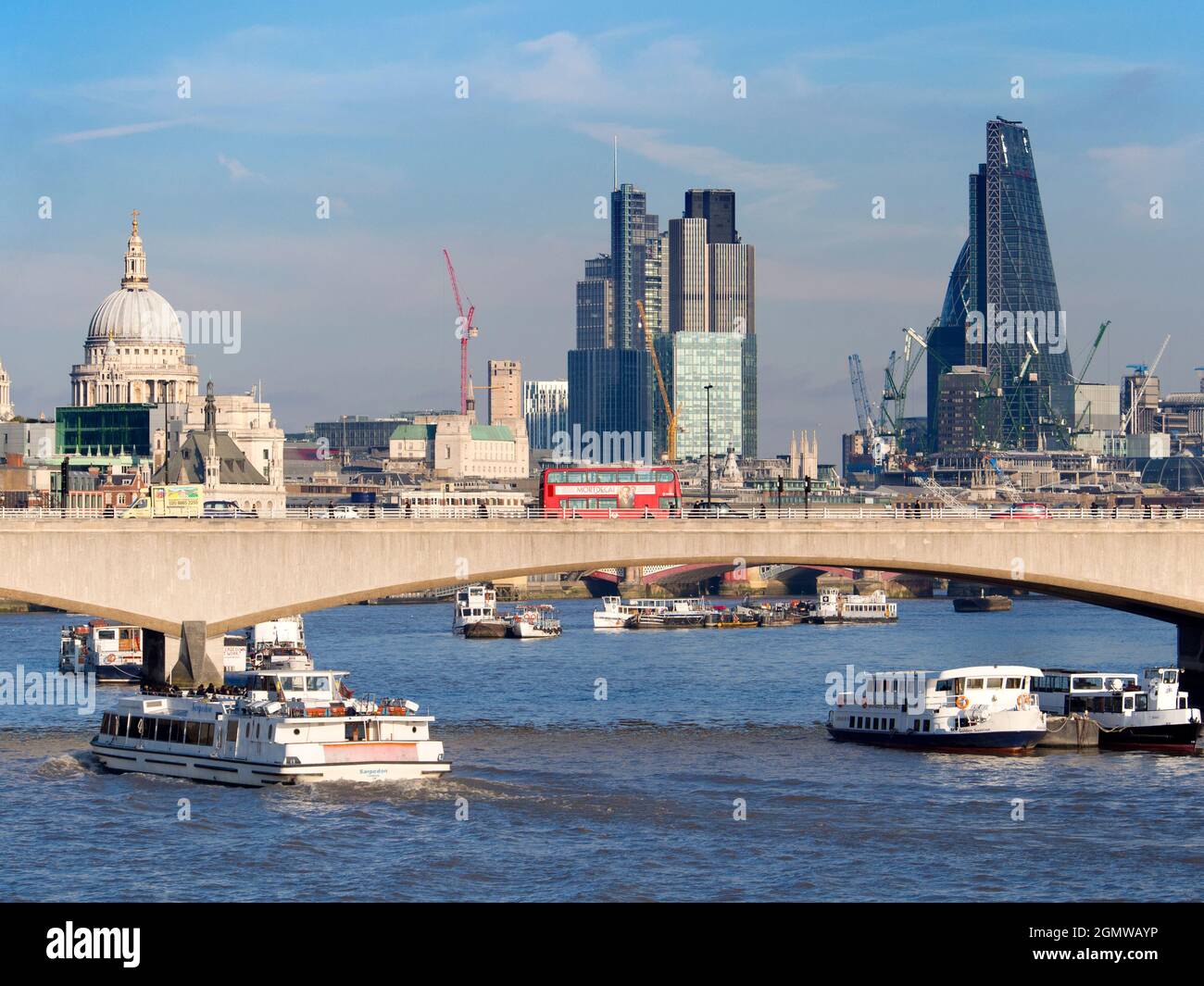 Old and new skyline hi-res stock photography and images - Alamy
