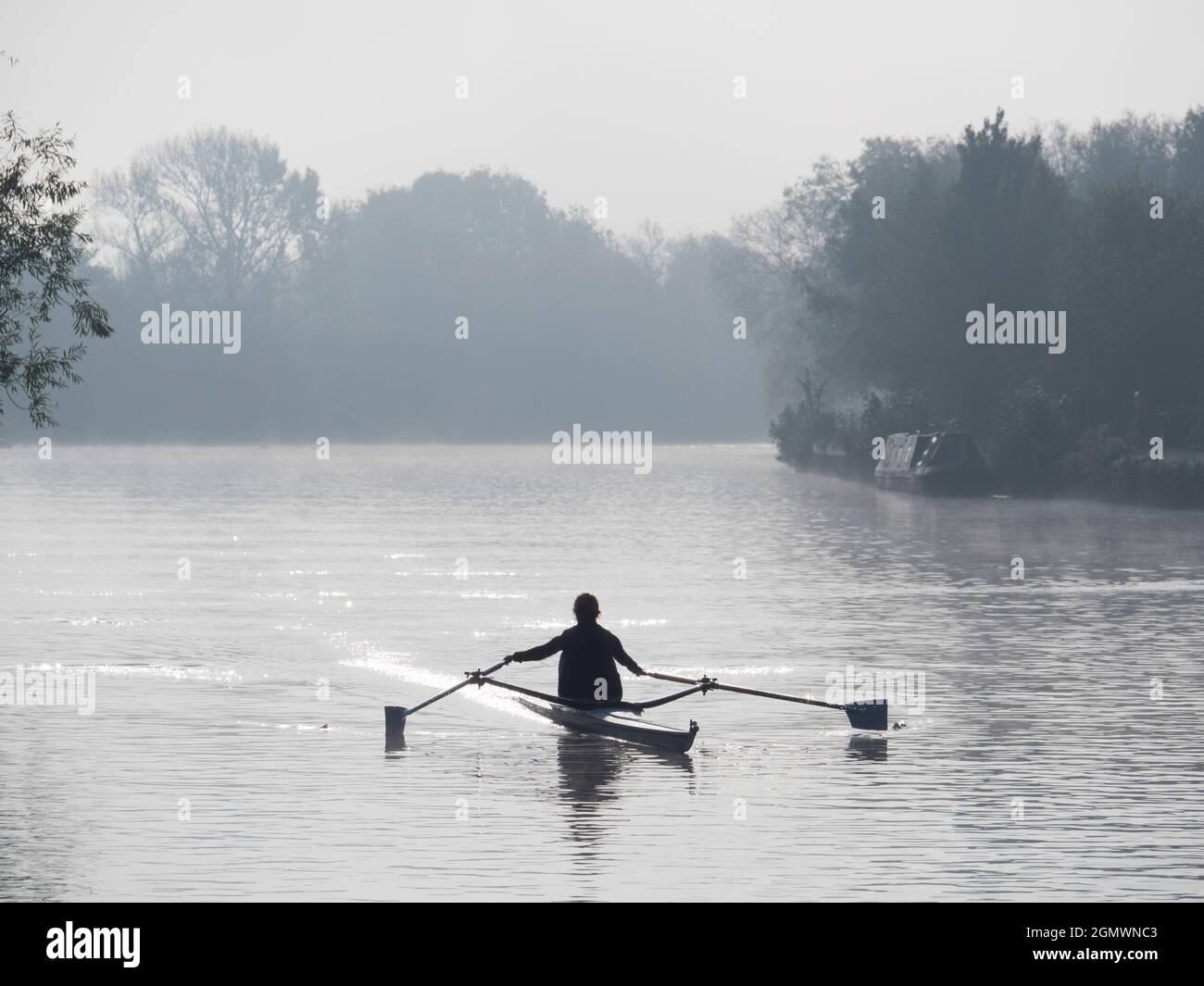 Oxford Bridge Rowing Oxford, England - 19 October 2018; university members rowing. Rowing ...