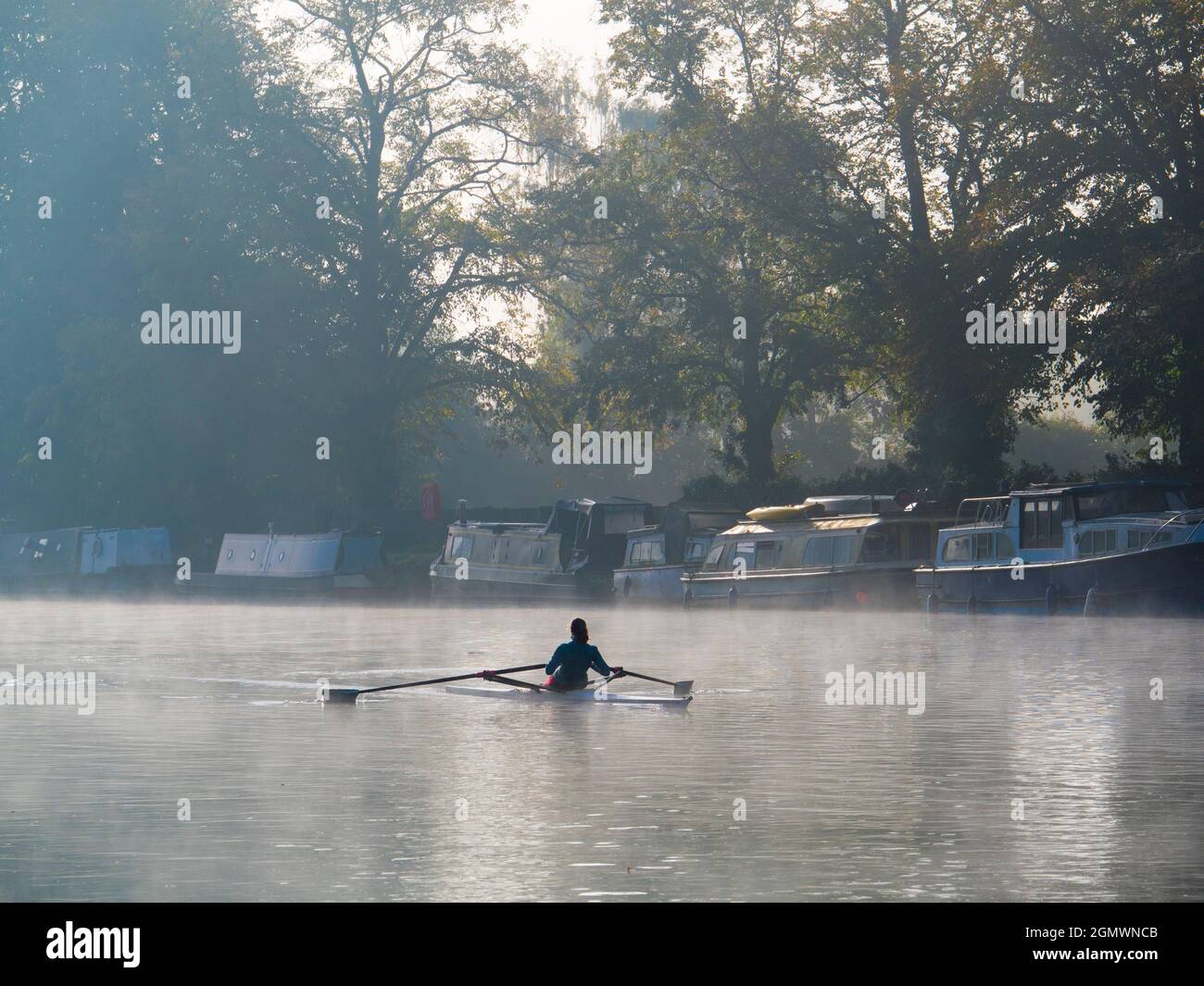 Oxford Bridge Rowing Oxford, England - 19 October 2018; university members rowing. Rowing ...