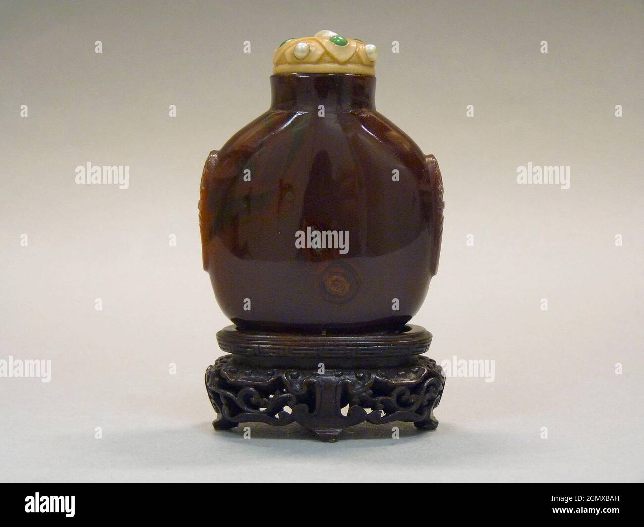Snuff Bottle. Period: Qing dynasty (1644-1911), Qianlong period (1736-95); Culture: China; Medium: Agate; Dimensions: H. 2 5/8 in. (6.7 cm); Stock Photo