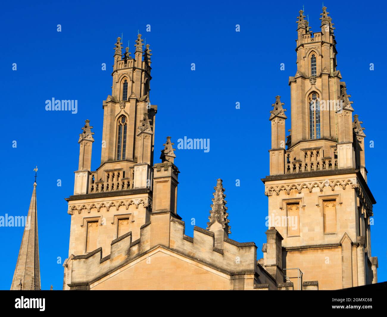 Oxford, England - 7 August 2020; no people in view. All Souls College was founded by Henry VI of England and the Archbishop of Canterbury, in 1438.  U Stock Photo