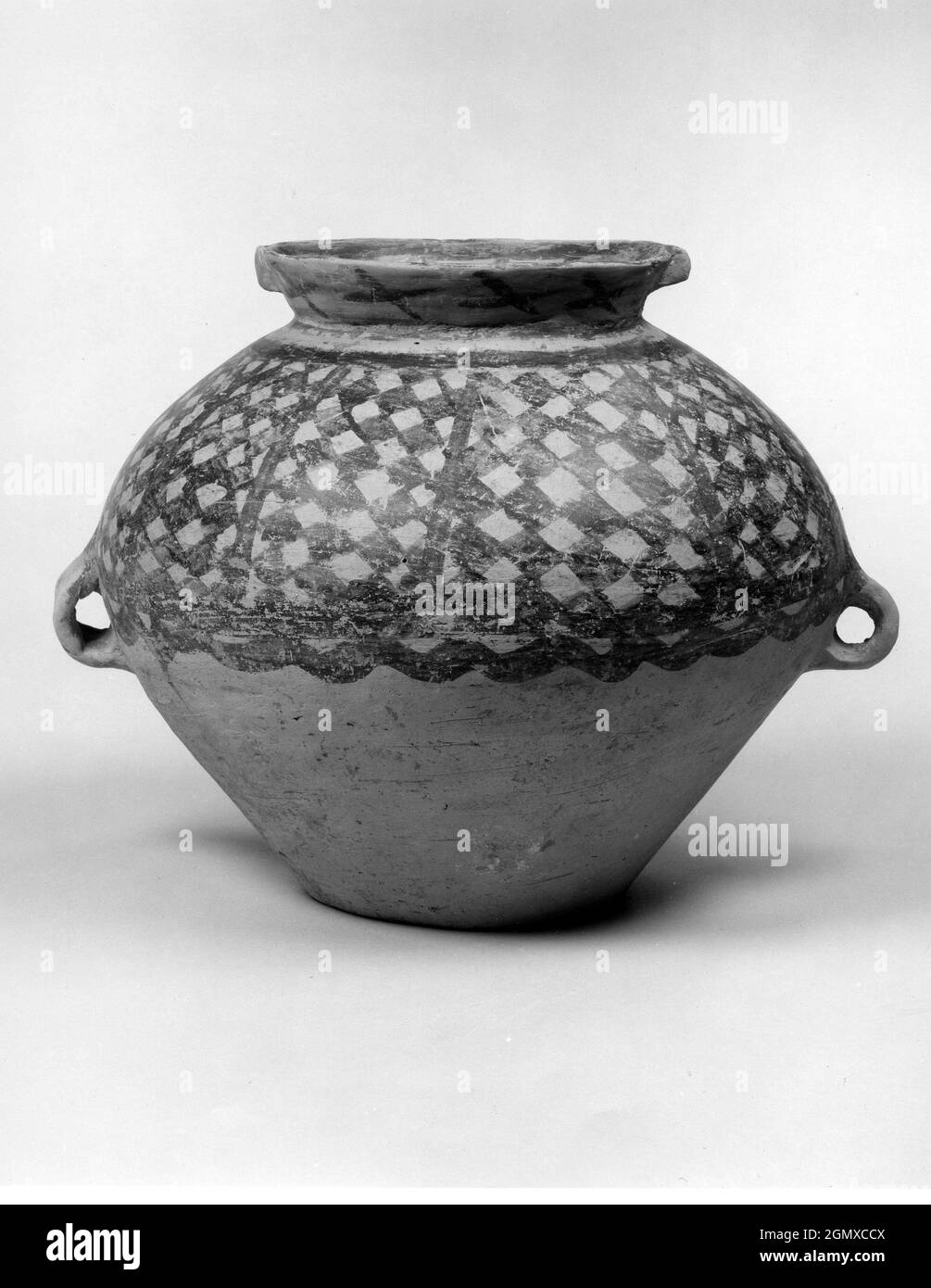 Jar (Guan). Period: Neolithic, Majiayao Yangshao, Banshan phase; Date: ca. 2500-2300 B.C; Culture: China; Medium: Earthenware with painted Stock Photo